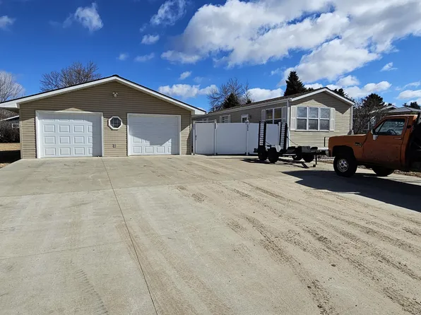 1826 8th Ave NW, Jamestown, ND 58401