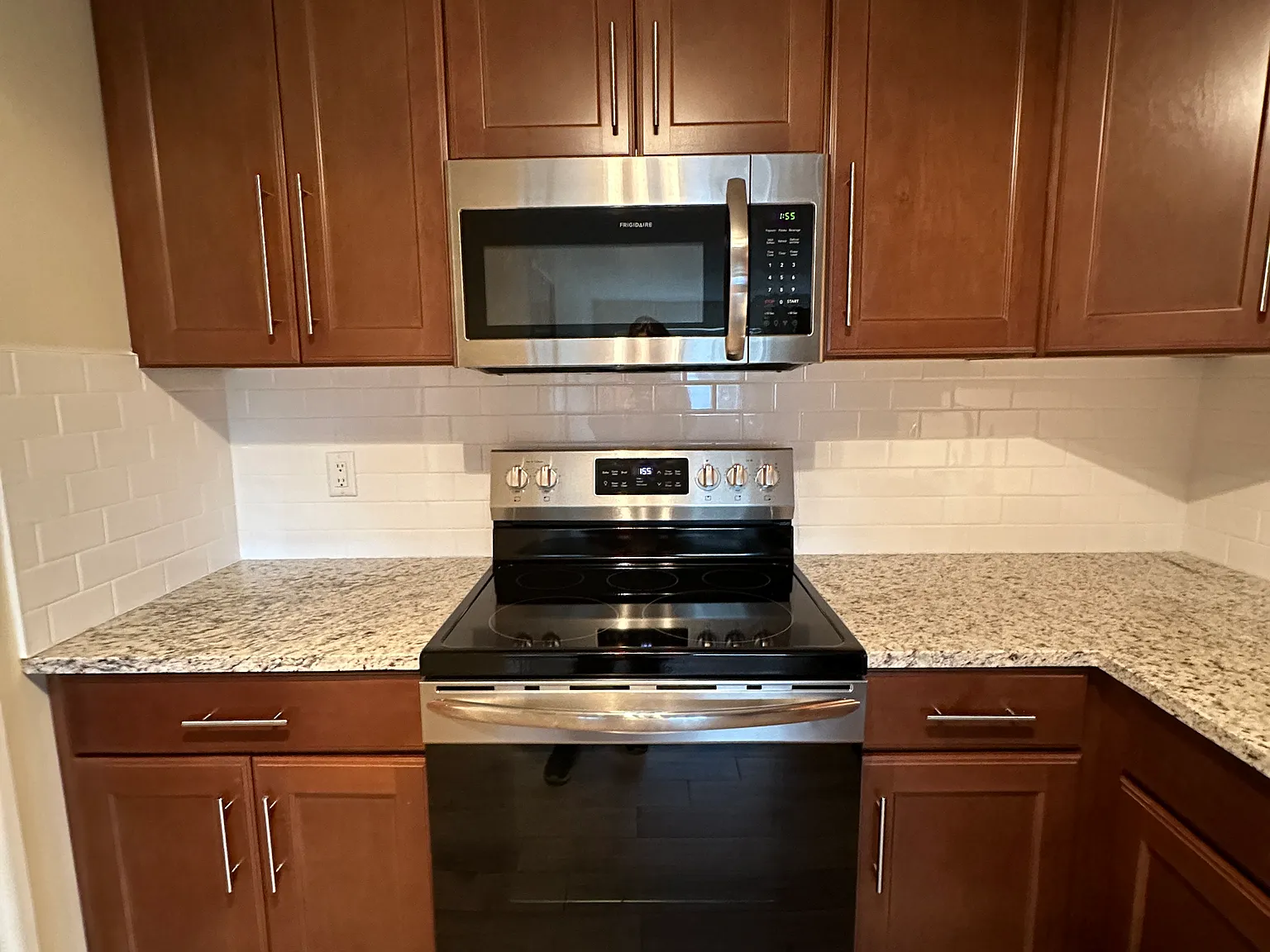 2 bed, 99999 sqft, $2,650 — Photo 2