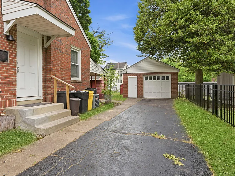 326 Tindall Ave — Photo 5