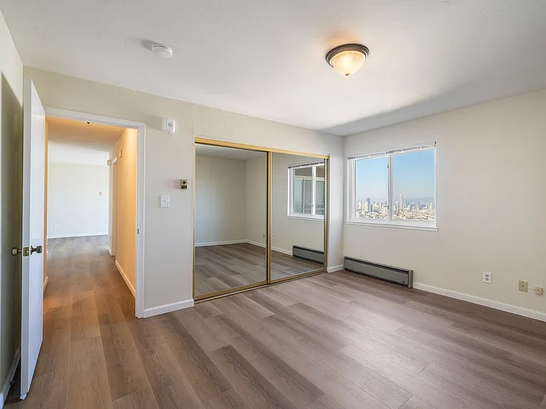 545 Burnett Avenue — Photo 23