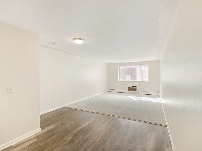 Dahlia Apartments — Photo 29