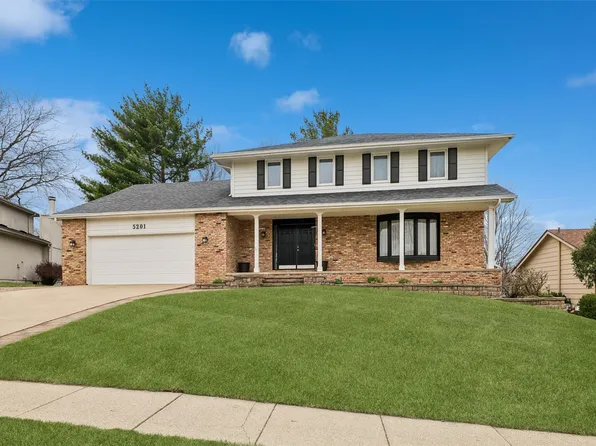 5201 Cody Dr, West Des Moines, IA 50265