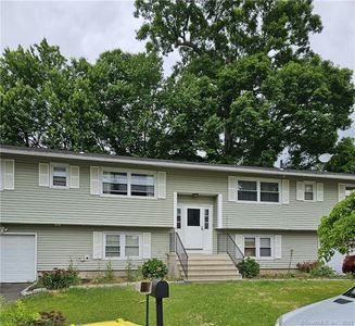 1 Spread Oak Lane, Waterbury, CT, 06704