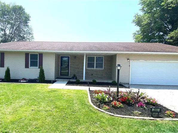 200 W Moro Dr, Moro, IL 62067