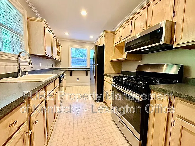 484 Hart Rd — Photo 12