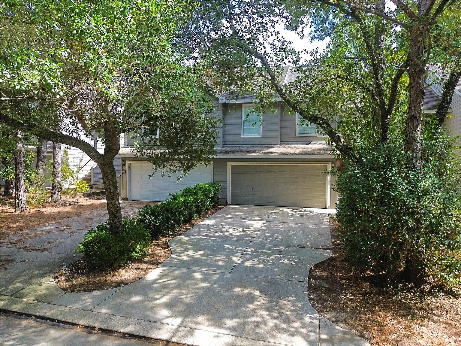 3 bed, 2.5 bath, 1818 sqft, $2,100 — Photo 1