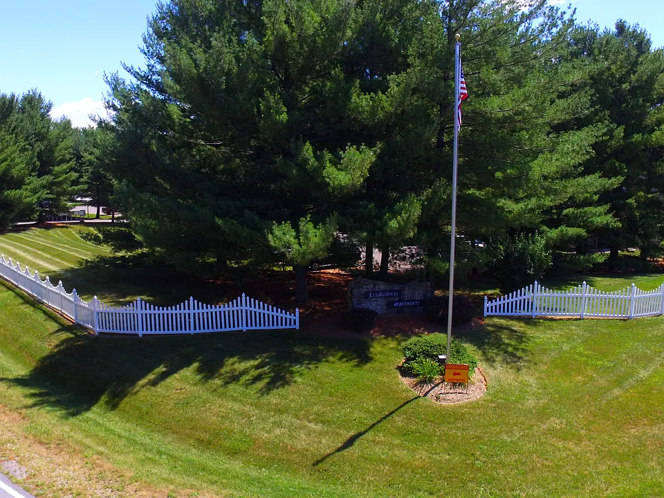 Londontowne and Robinwood Apartments