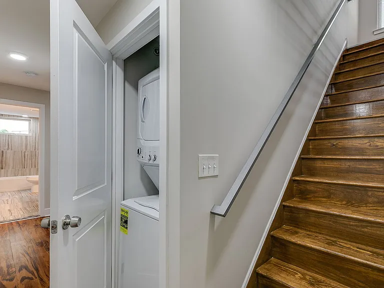 549 Armstrong St #101 — Photo 14
