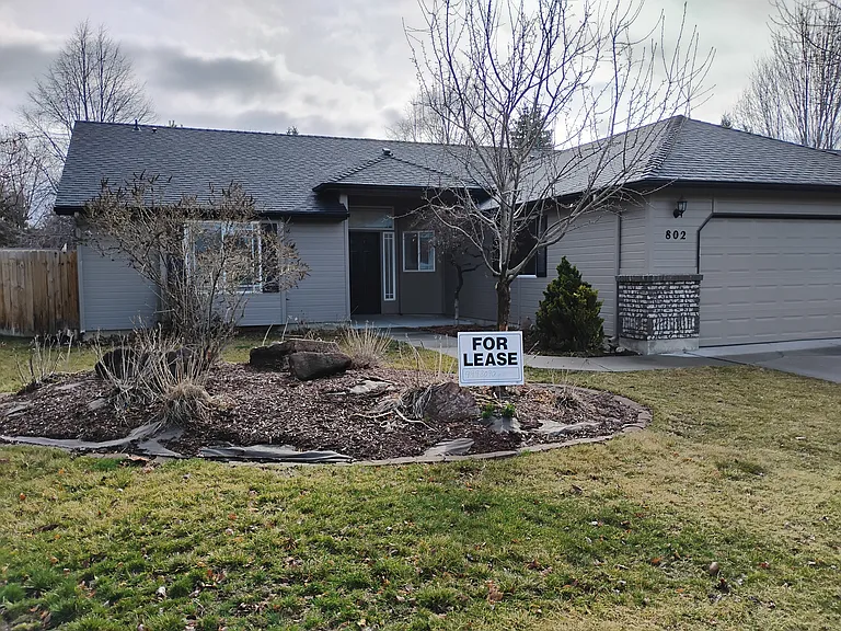 802 N Echohawk Way — Photo 10
