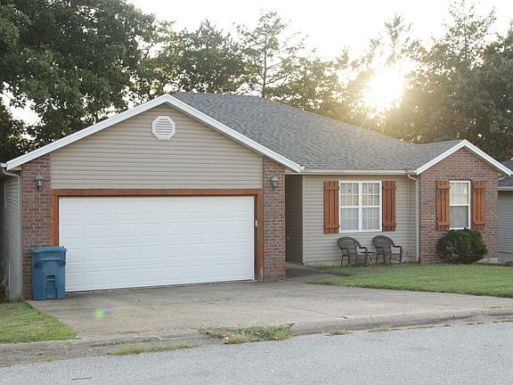 2nd image of 210 Eagle Drive