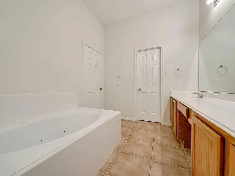 12810 Lake Shore Dr — Photo 18