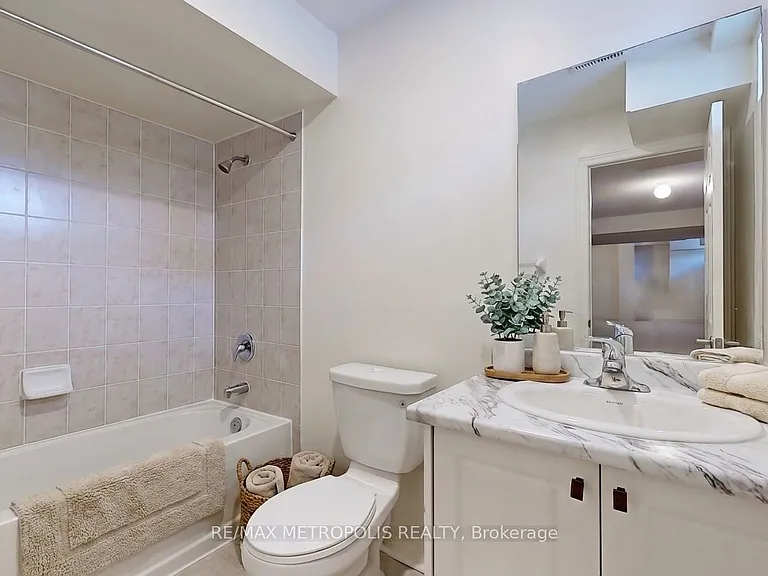 647 Fleetwood Dr — Photo 46