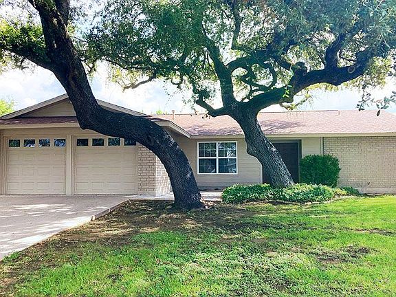 2nd image of 11915 Acorn Creek Trl