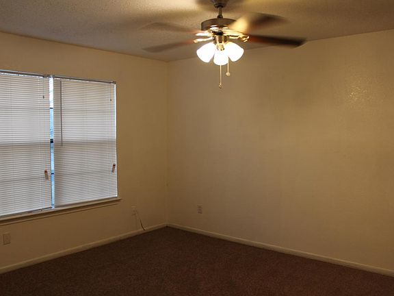 3rd image of 2302 Huckleberry Dr