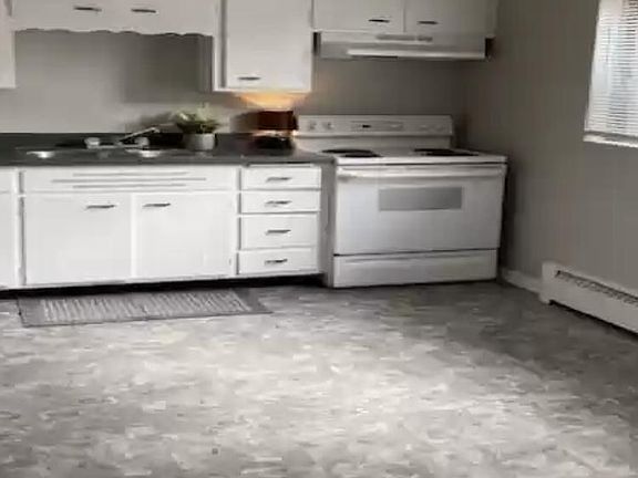 4th image of 18235 S Exchange Ave #1