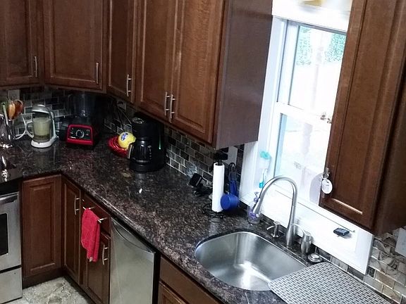 3rd image of 1485 Lakewood Ave