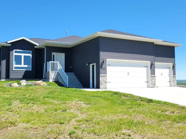 2405 Foxtail Ln N, Mandan, ND 58554