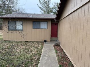 1026 Candletree Dr, Carbondale, IL 62901