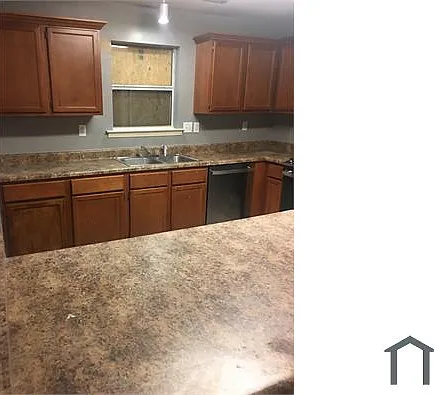 932 Porter St #1 — Photo 3