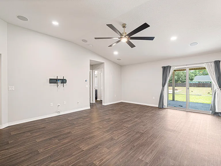 2132 Vizcaya Dr — Photo 22