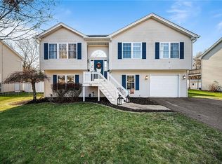 38 Desmar Ct, Warwick, RI 02889