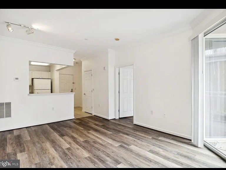 23 Pierside Dr #306 — Photo 18