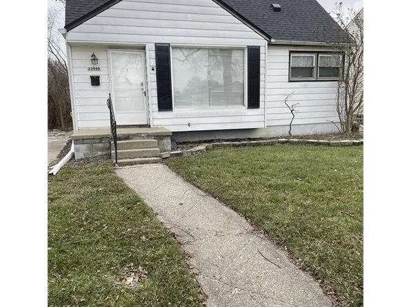 22540 Normandy Ave, Eastpointe, MI 48021