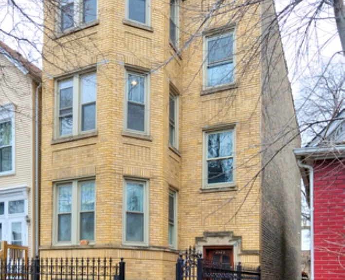 2329 W Barry Ave #1 — Photo 1