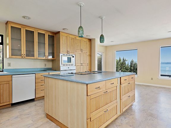 5th image of 4891 Bay Ridge Dr