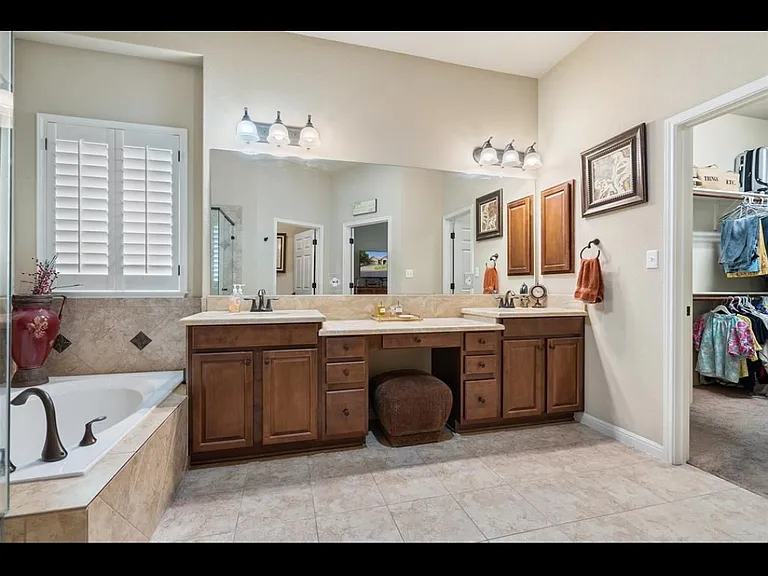 9550 Savannah Ridge Dr #21 — Photo 16