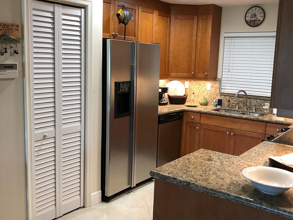 1st image of 120 Wettaw Ln APT 111