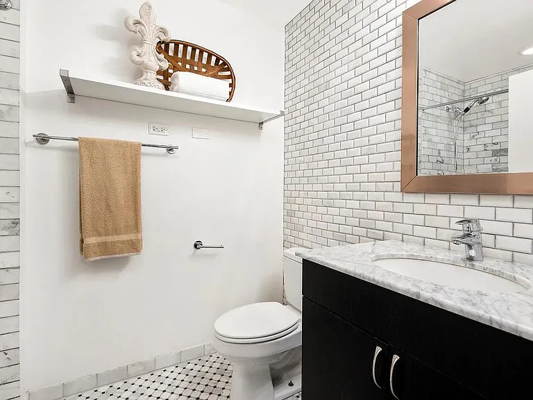 123 S Green St #903B — Photo 15