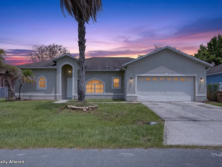 121 Aurelia Ct — Photo 2
