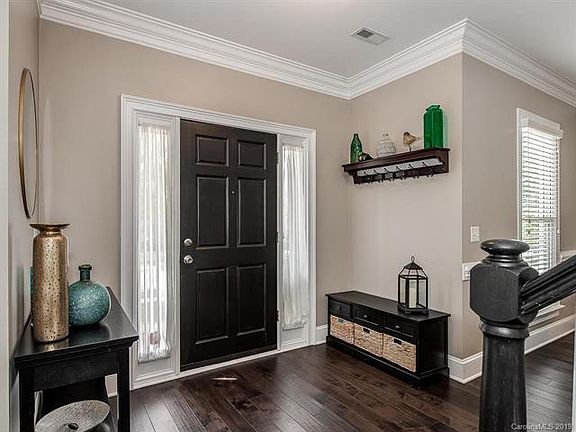 3rd image of 819 Stargard Ct