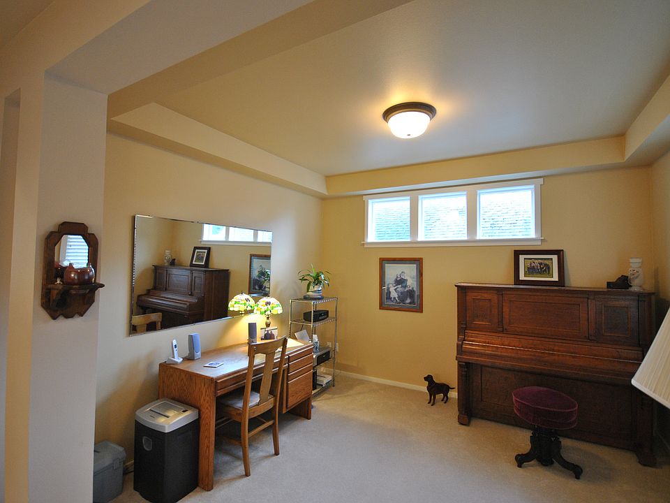 1st image of 3408 Laurelwood Cir NE