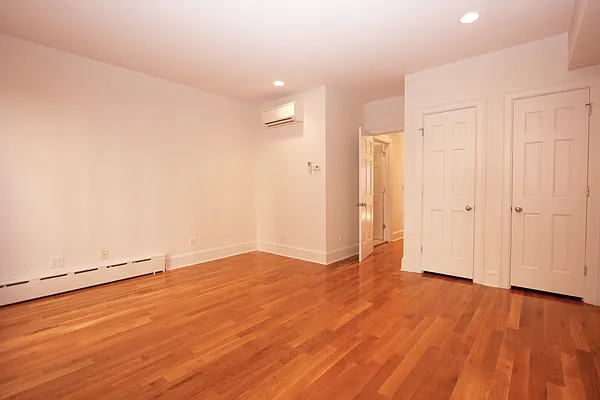 Rented by R New York | media 4