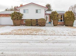 31 W Rossdale Way SE, Medicine Hat, AB T1B 1X5