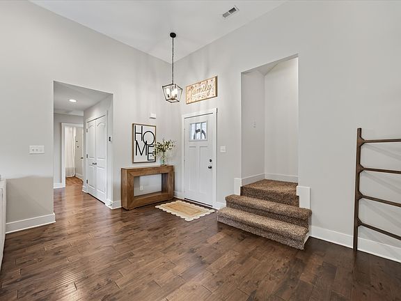 4th image of 108 Brocket Ct
