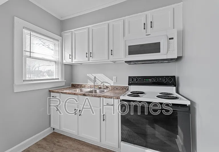 412 N Bradley Ave #3 — Photo 1