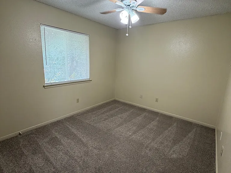 2003 Longmire Ct #15.4 — Photo 3