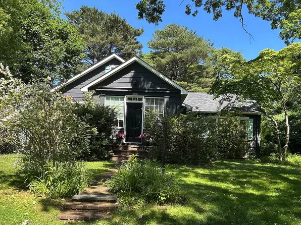 502 Brooklyn Blvd, Brightwaters, NY 11718