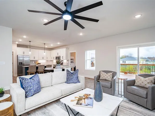 407 Ash St, Wellsville, KS 66092