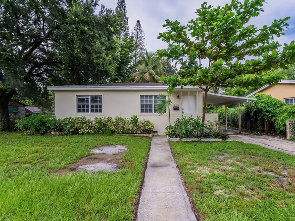 870 NE 144th St, North Miami, FL 33161
