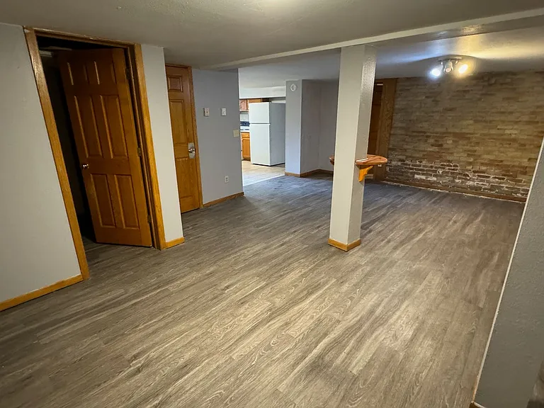 Dinnie Apts 102-108 4th Ave S — Photo 4