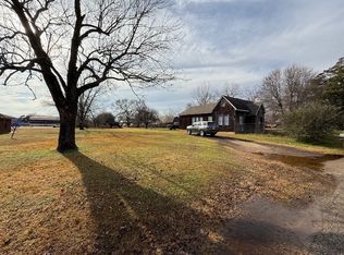 642 N Love St, Oakwood, TX 75855