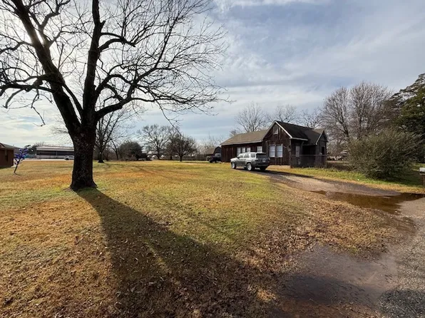 642 N Love St, Oakwood, TX 75855