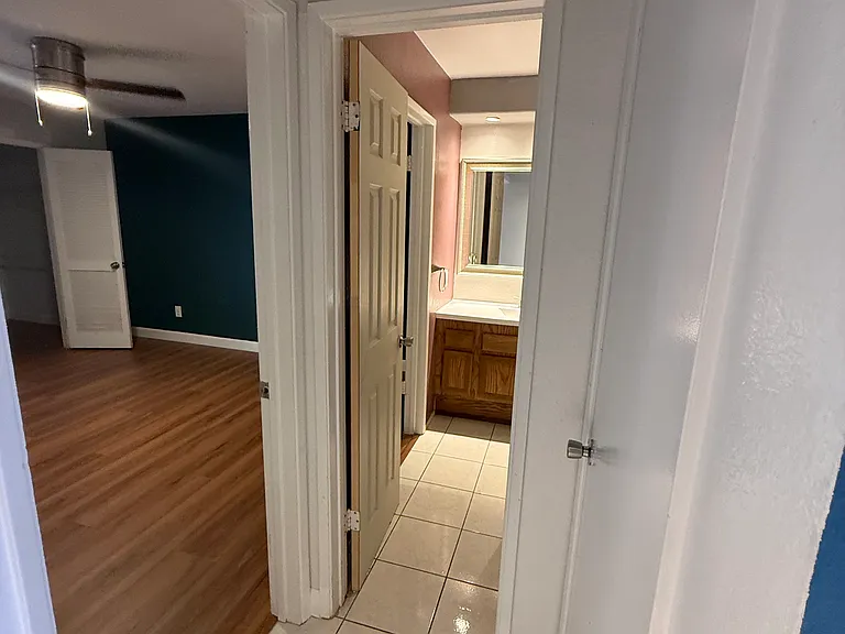 4240 Menlo Ave #12 — Photo 15