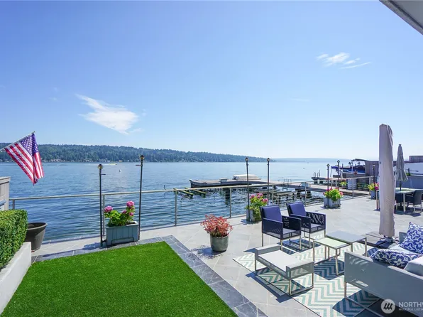 11762 Riviera Place NE, Seattle, WA 98125