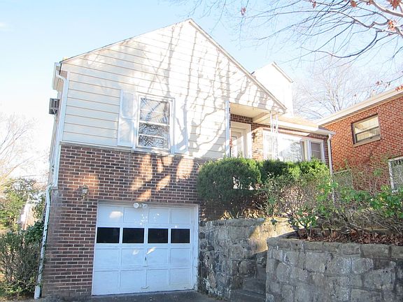 3rd image of 416 Green Oak Dr