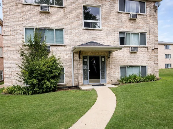 10382 Michael Todd Ter #1, Glenview, IL 60025